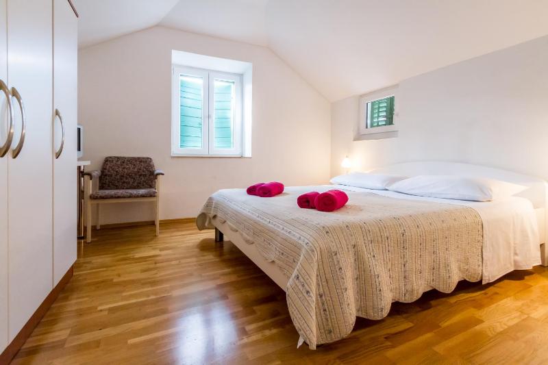 Two-Bedroom Apartment (6 Adults) at Marmontova Street image 1