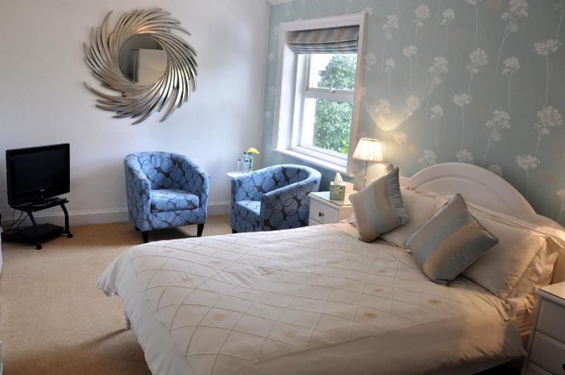 Double Room image 4