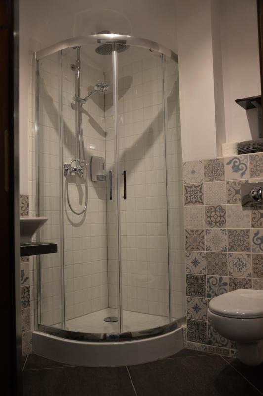 Double Room image 3