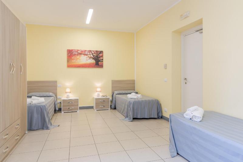 Standard Family Room image 3