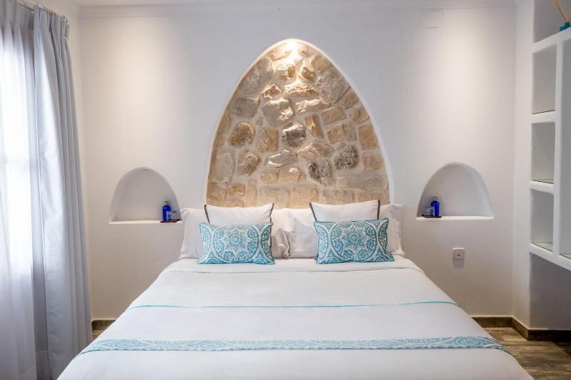 Superior Double Room with Bath image 4