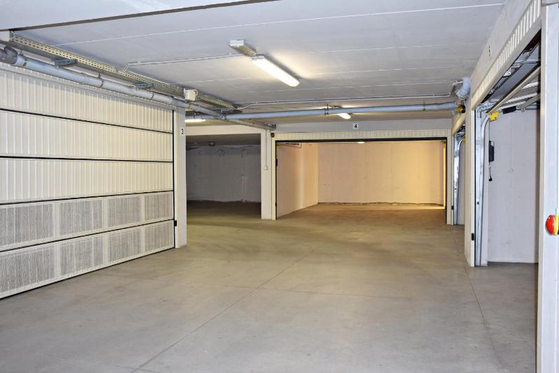 Two-Bedroom Apartment (4-5 Adults) with two bathrooms image 1