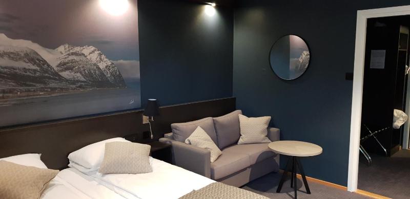 Standard Double Room image 4