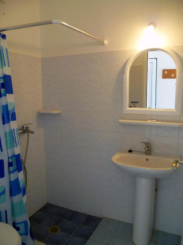 Twin Room - Top Floor image 3