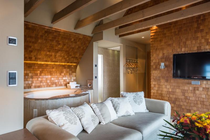 Suite with Sauna image 3