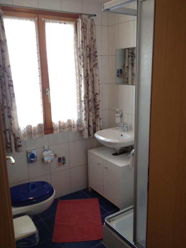 Single Room with Shared Bathroom image 2