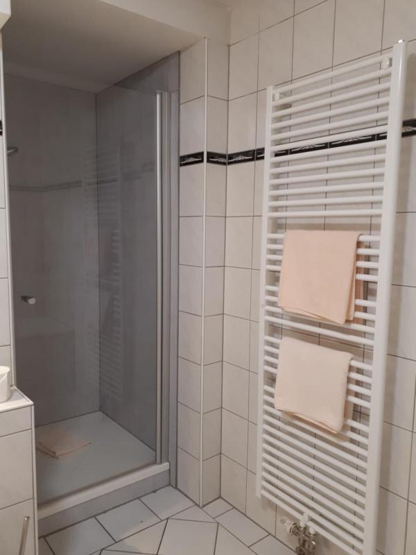 Deluxe Double Room with Bath image 2