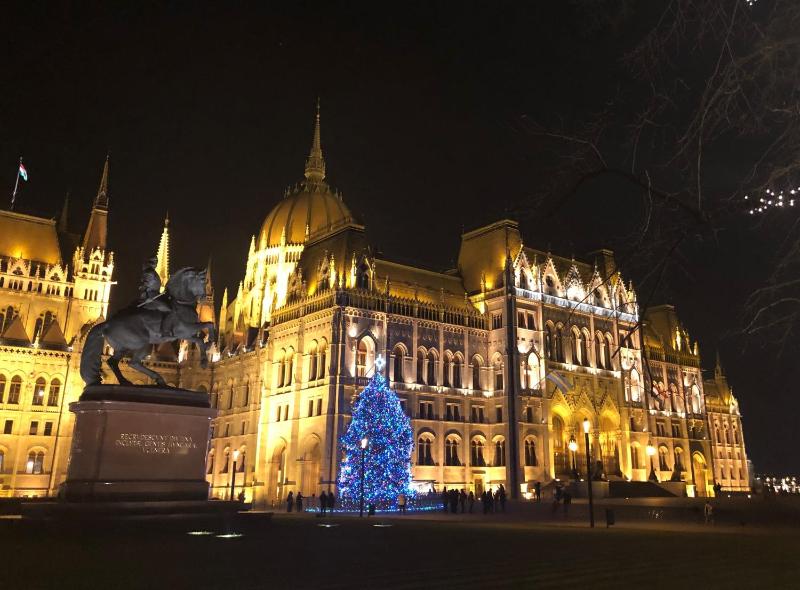 Classic Double Room image 4