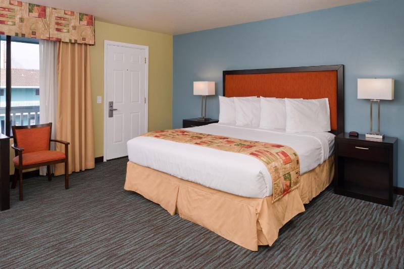 Queen Room image 2