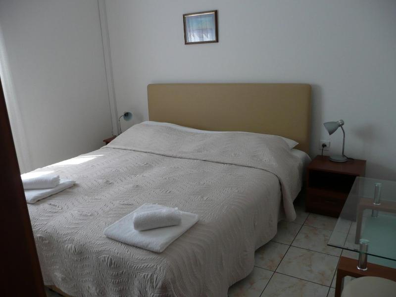 One-Bedroom Apartment with Balcony and Sea View image 3