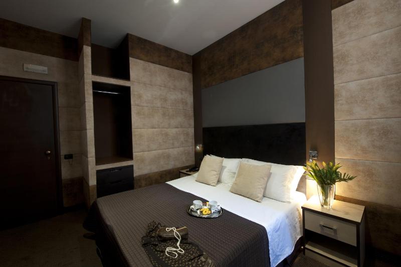 Standard Suite image 4