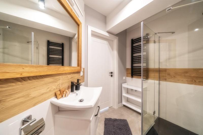 One-Bedroom Apartment with Balcony image 2