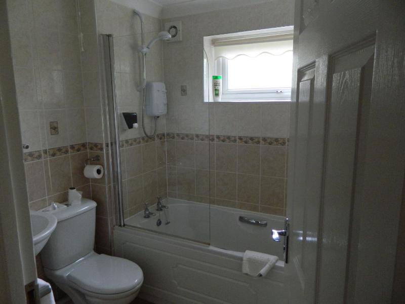 Double Room image 3