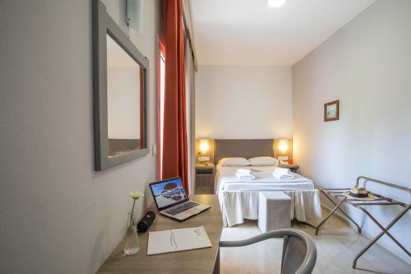 Single Room image 3