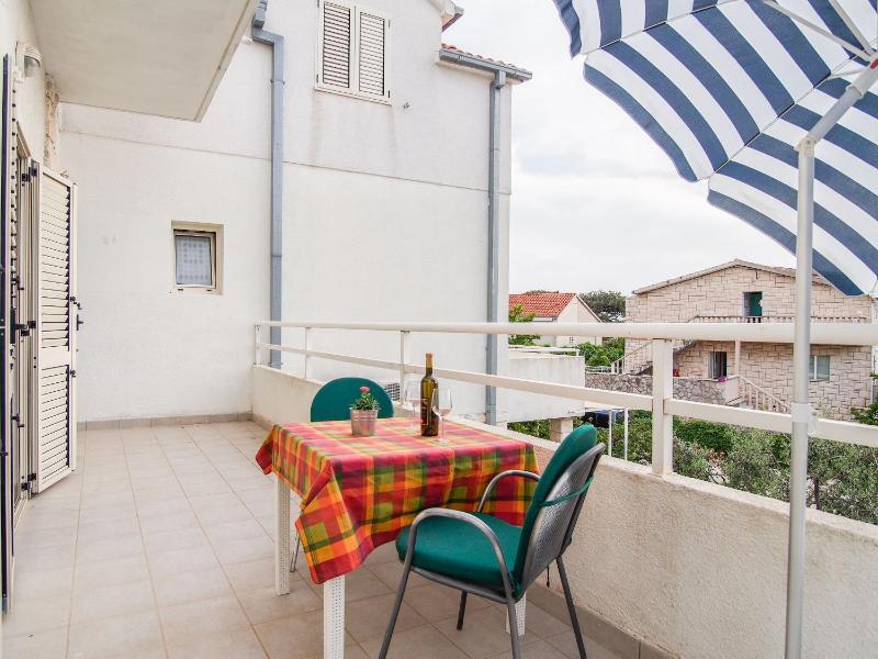 One-Bedroom Apartment with Balcony image 2