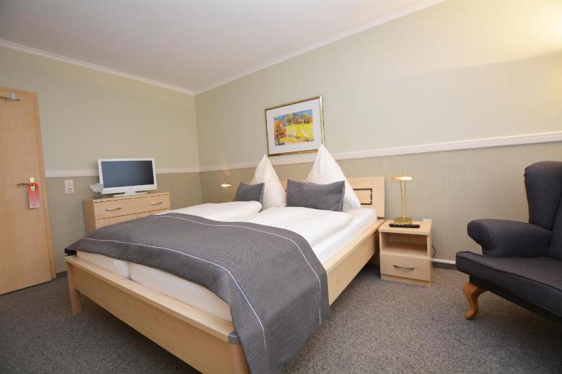 Double Room image 3