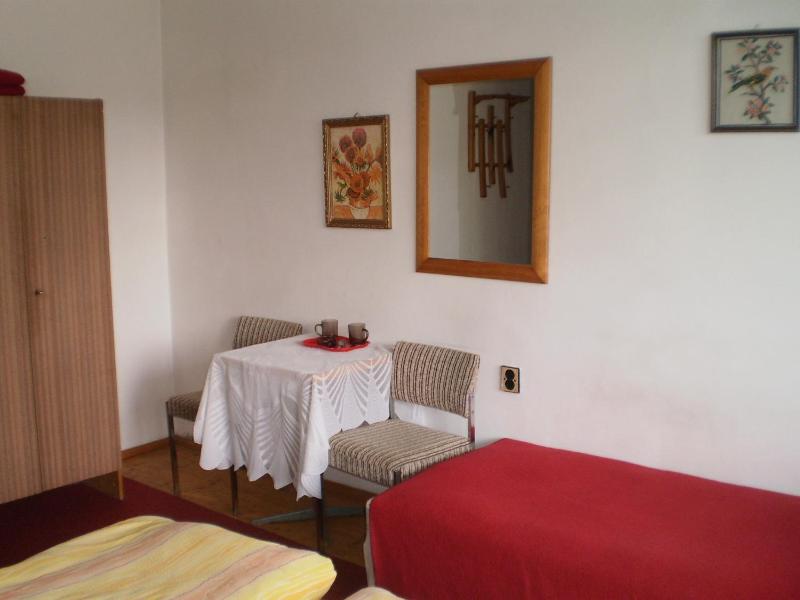 Twin Room image 1