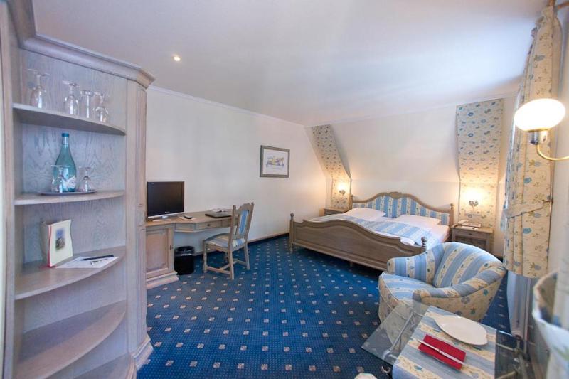 Deluxe Double Room image 1