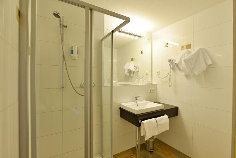 Standard Double Room image 1