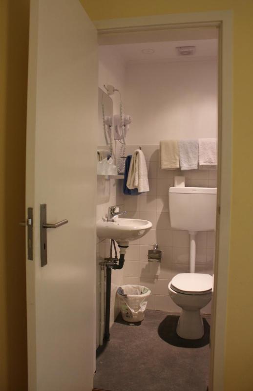 Quadruple Room image 3