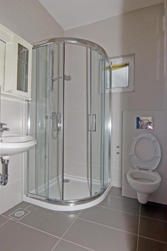 Triple Room with Balcony image 2