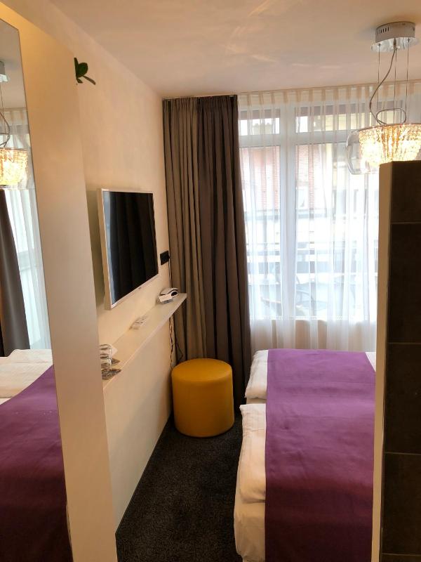 Double Room with Terrace image 4