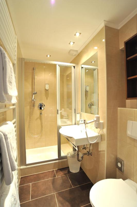 Triple Room image 2
