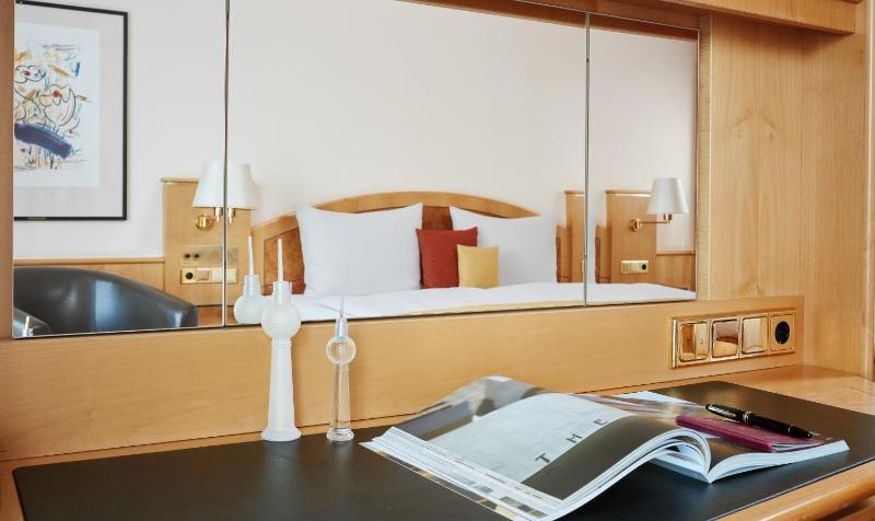 Business Double Room image 3