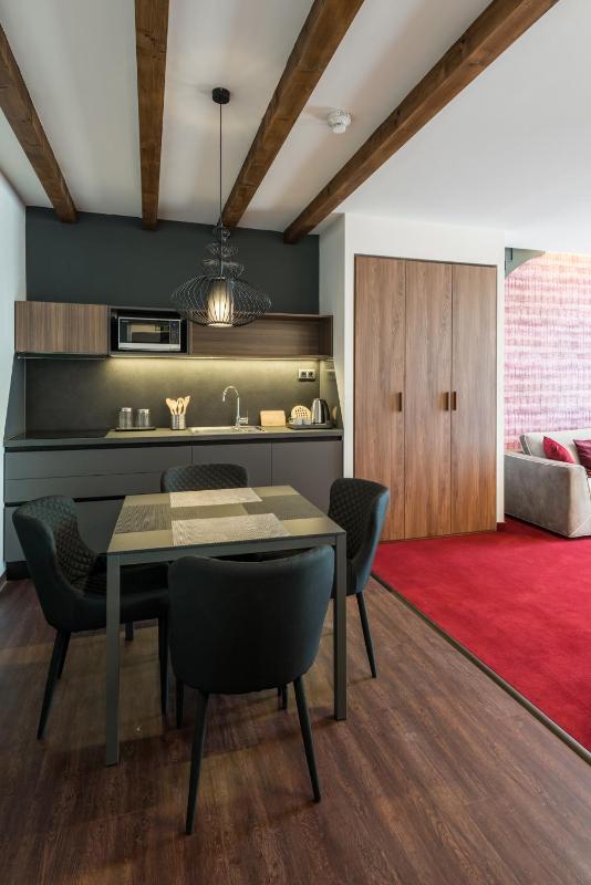 One-Bedroom Apartment image 1