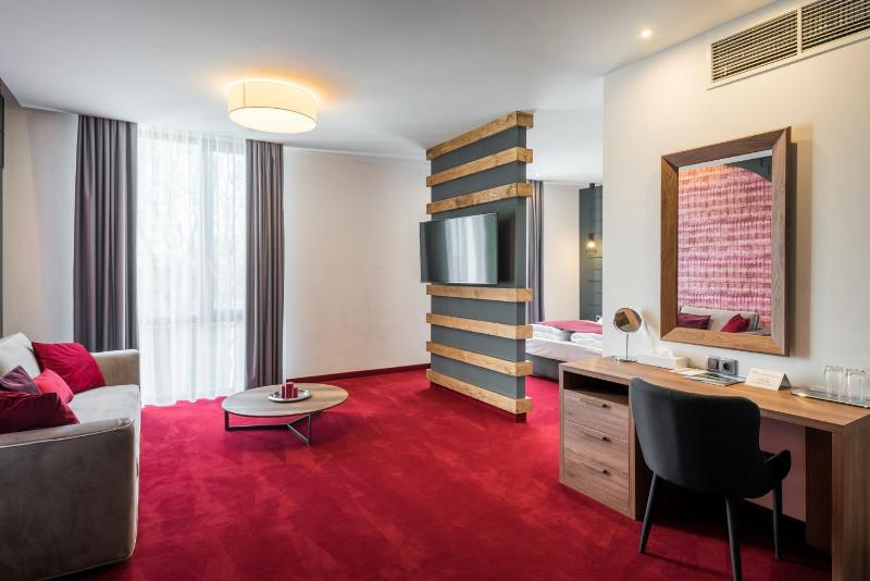 One-Bedroom Apartment image 4
