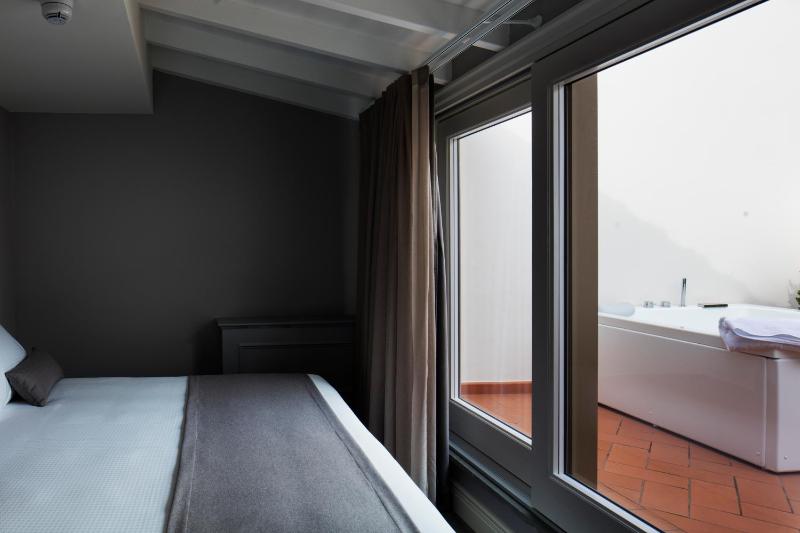 Suite Terrace with private jacuzzi  image 4