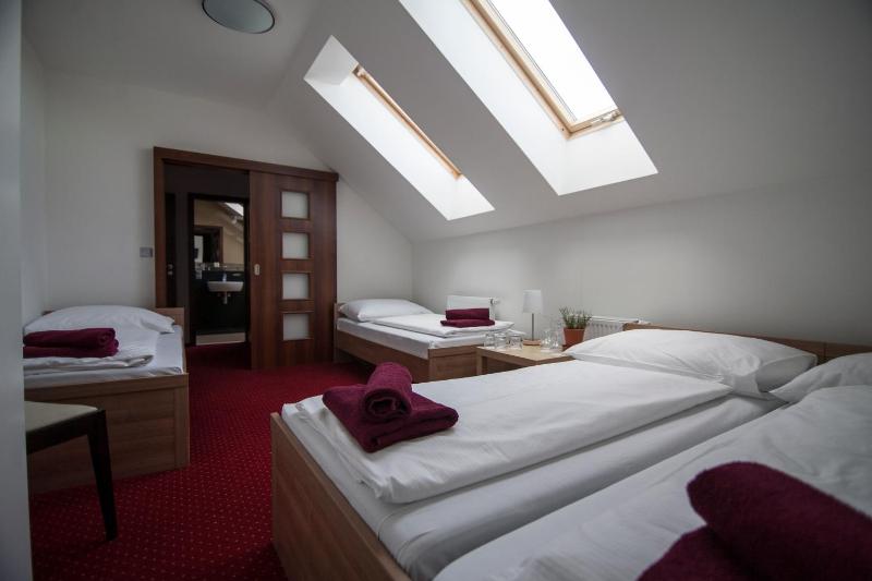 Quadruple Room image 2