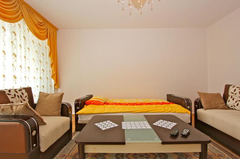Apartment (4 Adults) image 3