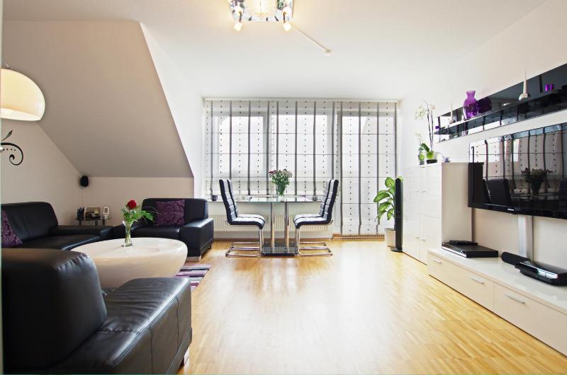 Apartment (3 Adults) image 3