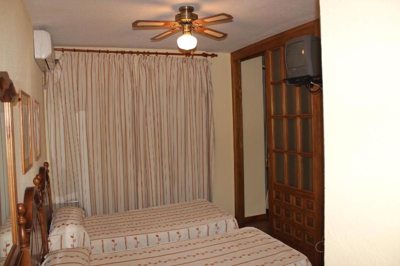 Small Double Room image 1