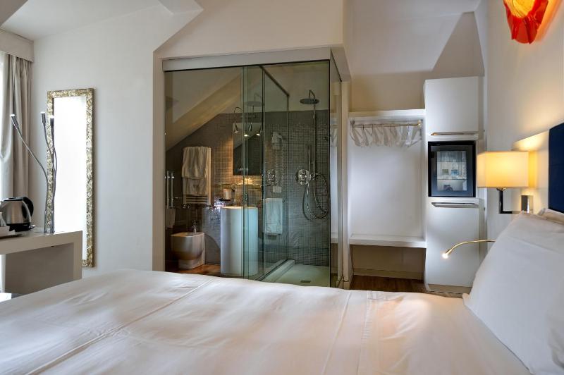 Superior Double Room image 2