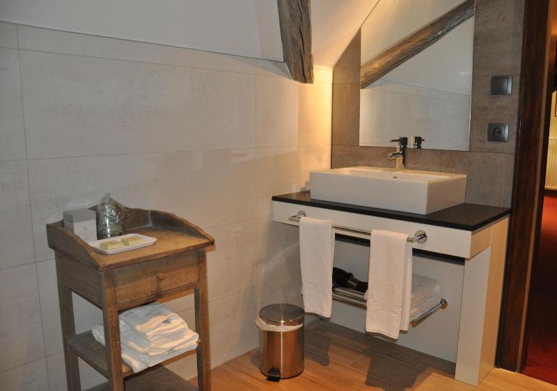 Charm Room image 3