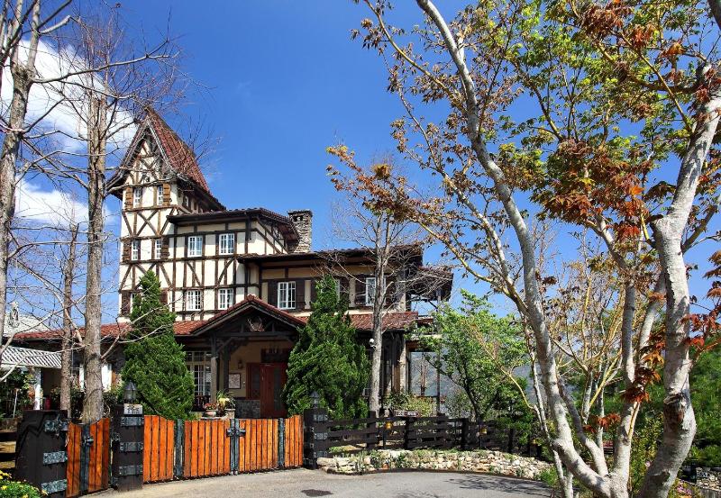 Oncoming Luck Villa - image 1