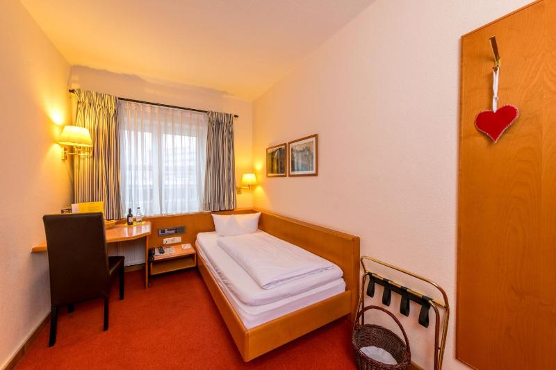 Single Room image 1