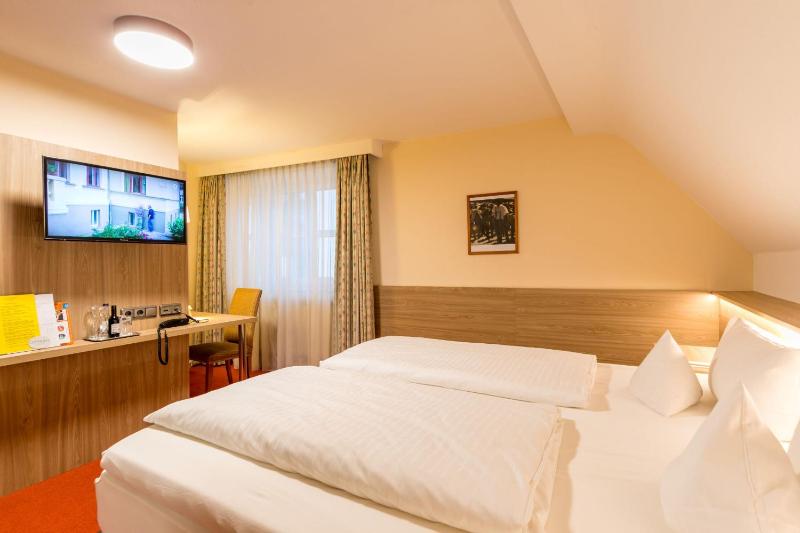 Comfort Double Room image 3