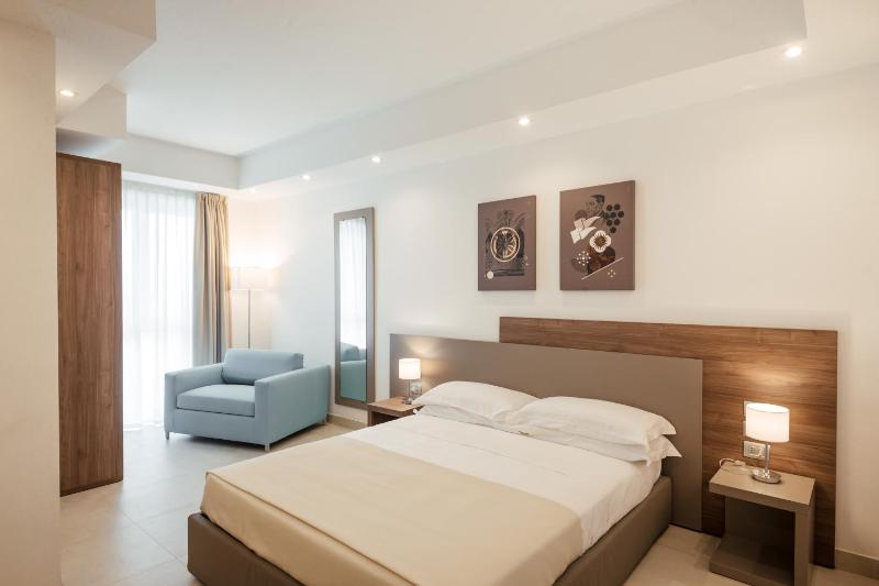 Triple Room image 2
