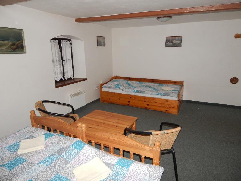 Triple Room with Bathroom image 3