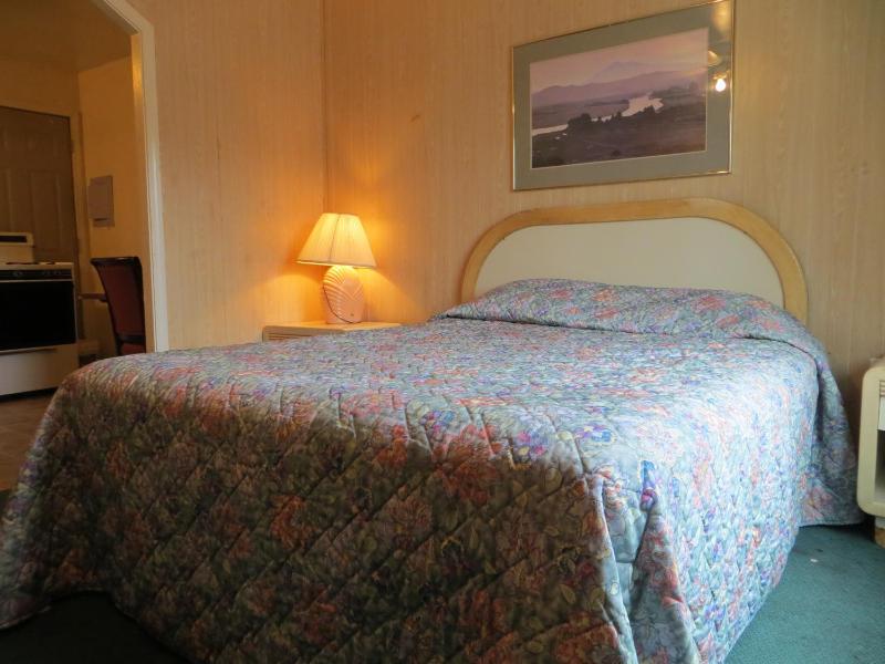 Madison Suites Motel - image 47