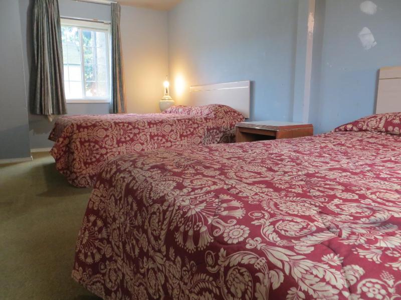 Madison Suites Motel - image 22