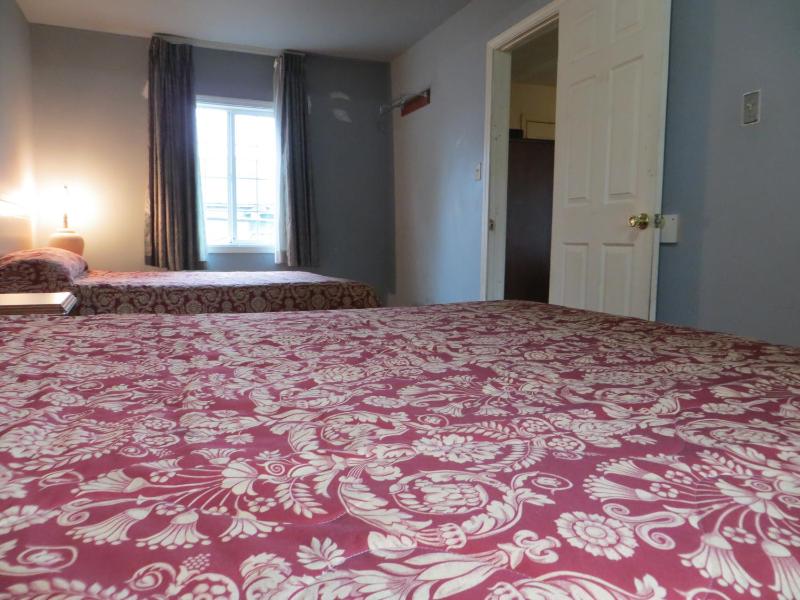 Madison Suites Motel - image 38