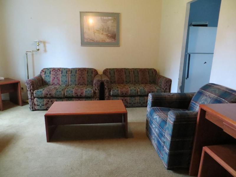 Madison Suites Motel - image 29