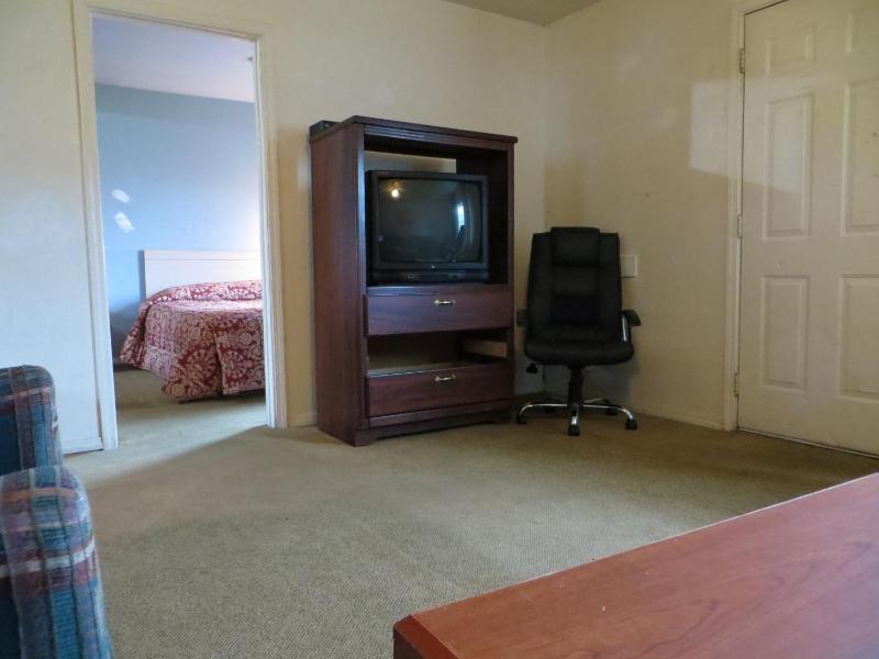 Madison Suites Motel - image 8
