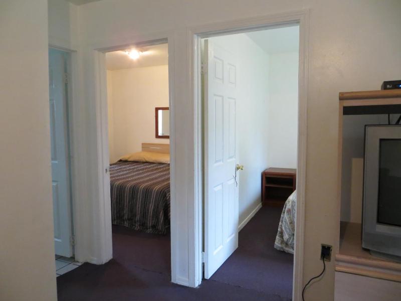 Madison Suites Motel - image 42