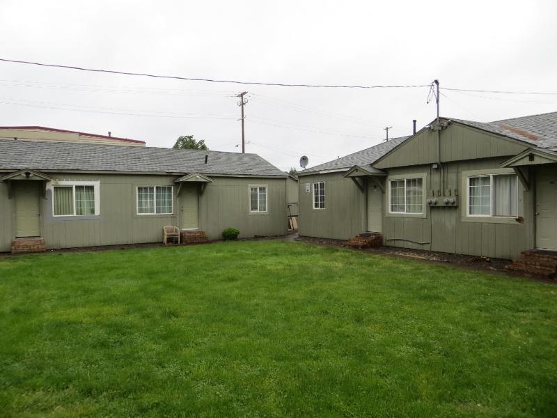 Madison Suites Motel - image 12