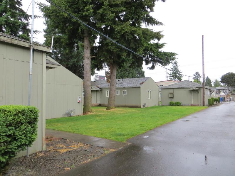 Madison Suites Motel - image 18